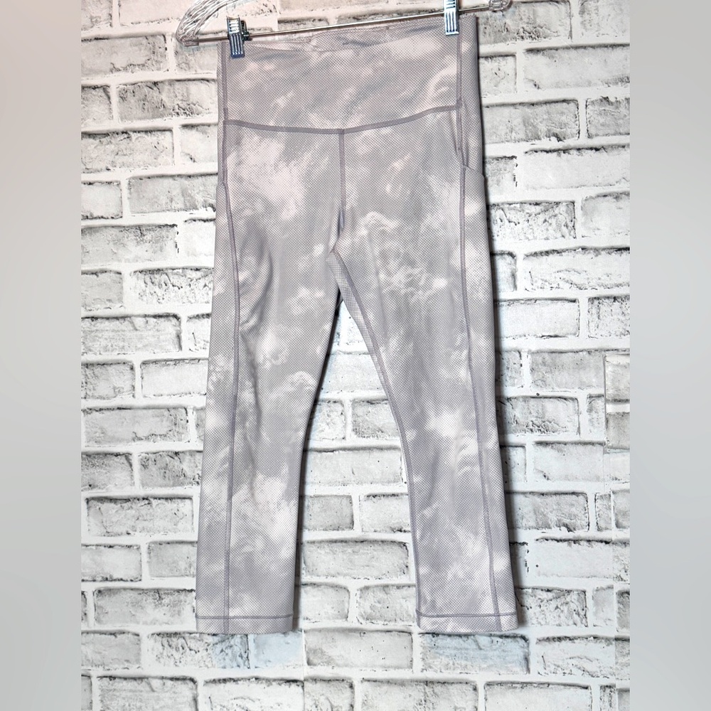 Athleta ultimate stash‎ Gray Printed Capri Leggings pockets size Small